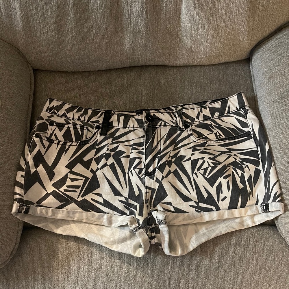 Authentic Icon Shorts